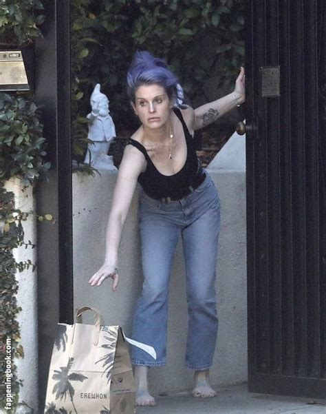 kelly osbourne nude|34,585 Kelly Osbourne Photos & High Res Pictures